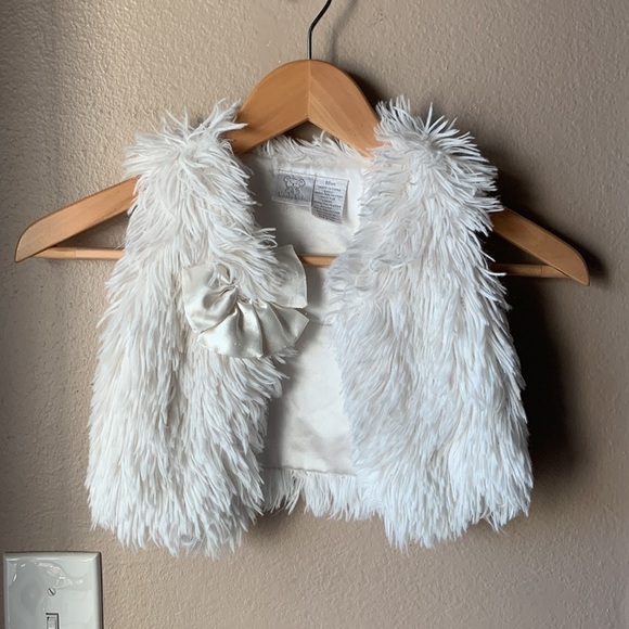 KOALA KIDS White Faux Fur Vest with Bow - Picture 2 of 7